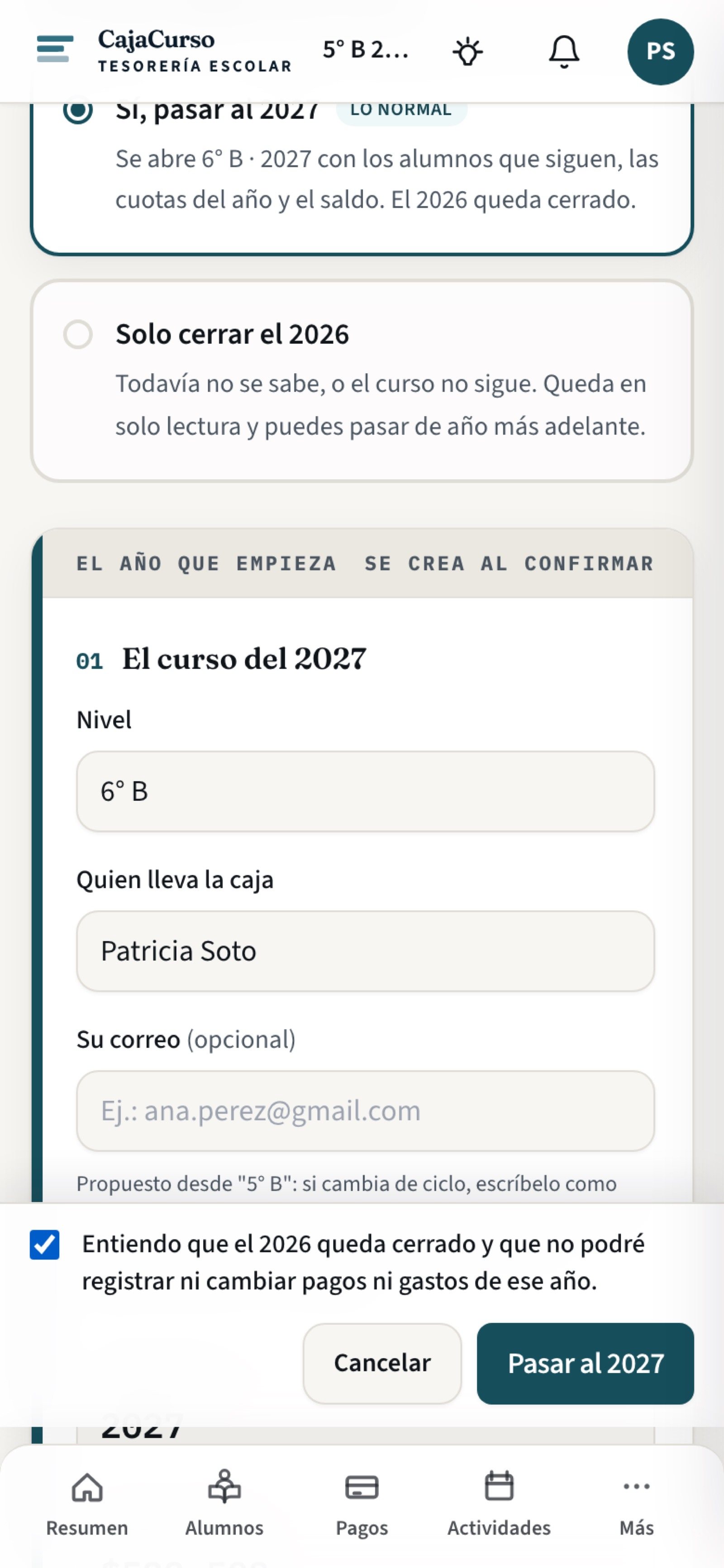 La barra de confirmar en el teléfono, sobre la barra de pestañas de la app